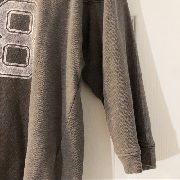 Gray top - Picture 4 of 5